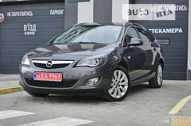 Універсал Opel Astra 2012 в Львові