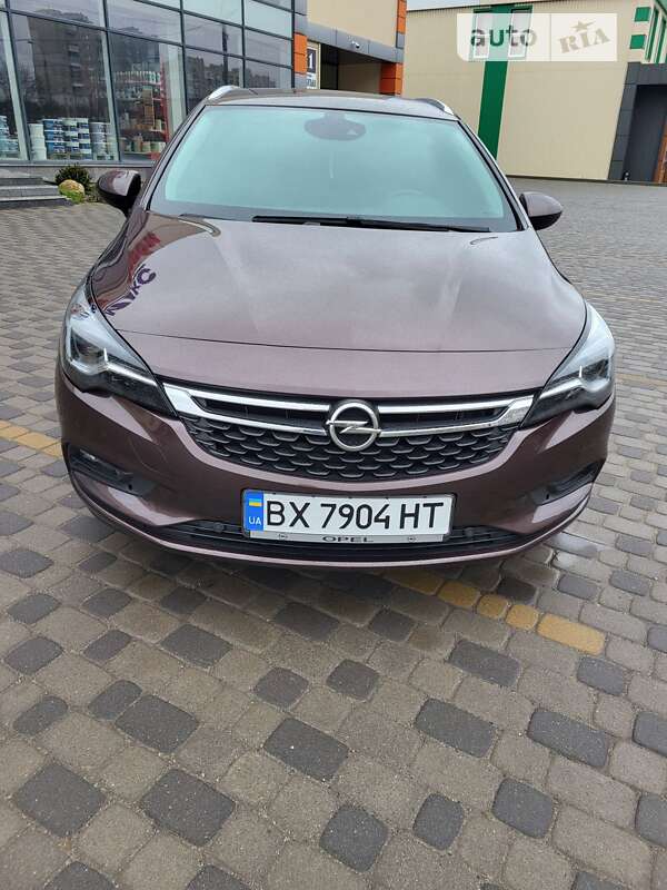 Универсал Opel Astra 2017 в Хмельницком