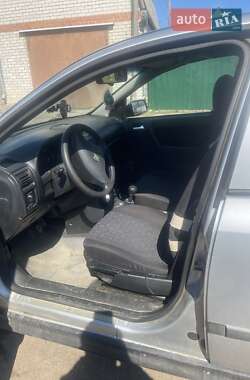 Хэтчбек Opel Astra 2000 в 