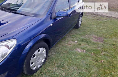 Универсал Opel Astra 2008 в Черновцах