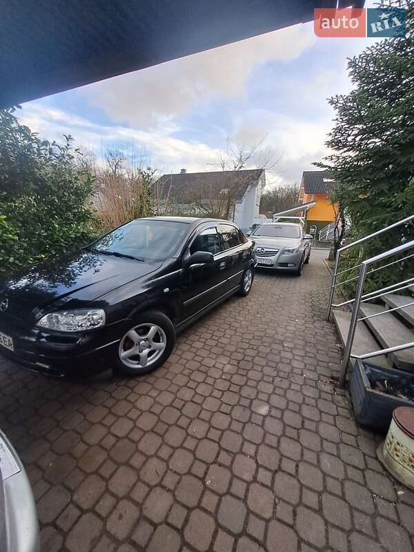 Универсал Opel Astra 2008 в Залещиках