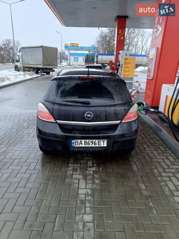 Хэтчбек Opel Astra 2004 в Кропивницком