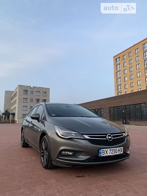 Универсал Opel Astra 2019 в Нетешине