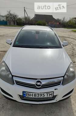 Универсал Opel Astra 2010 в Рени