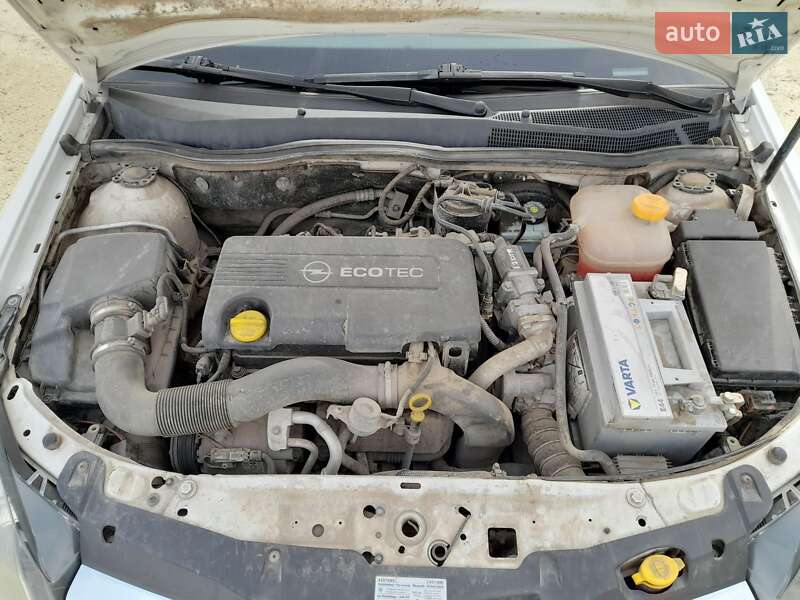 Универсал Opel Astra 2010 в Рени