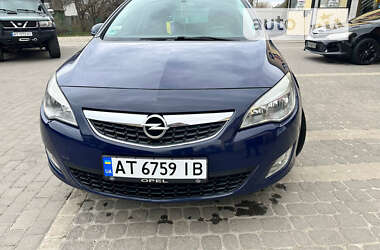 Універсал Opel Astra 2011 в Коломиї