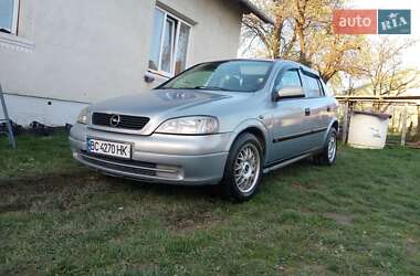 Хэтчбек Opel Astra 2000 в 