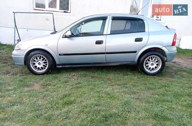 Хэтчбек Opel Astra 2000 в 
