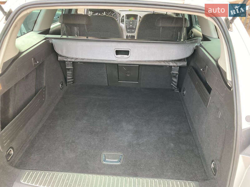 Універсал Opel Astra 2011 в Києві