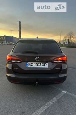 Универсал Opel Astra 2016 в Львове