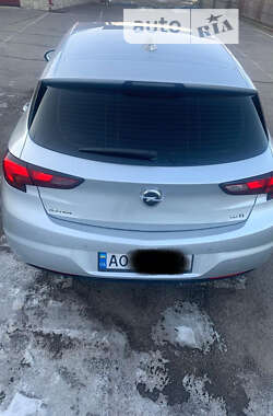 Хэтчбек Opel Astra 2017 в Мукачево