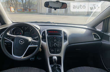 Універсал Opel Astra 2012 в Тростянці