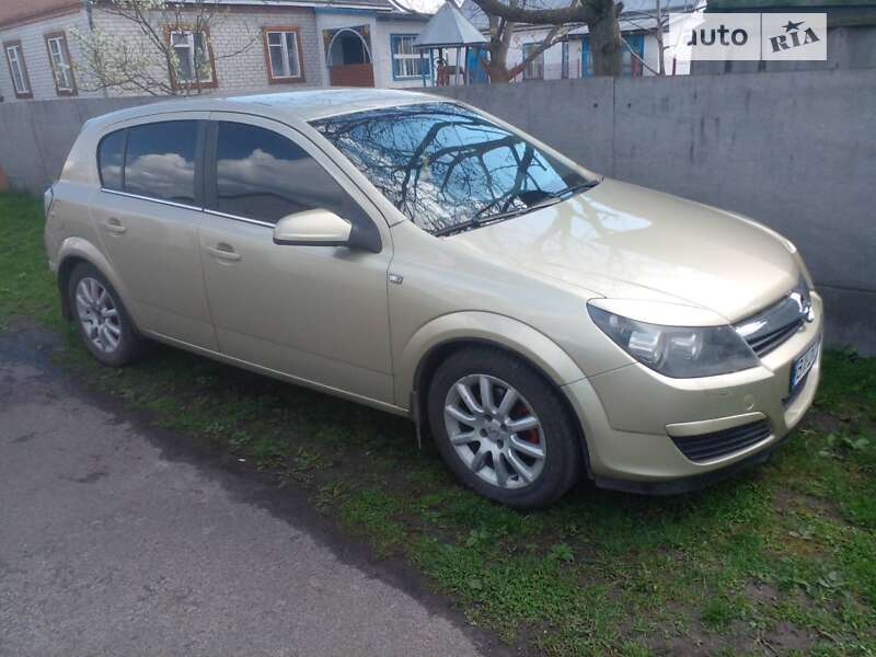 Хетчбек Opel Astra 2004 в Хоролі