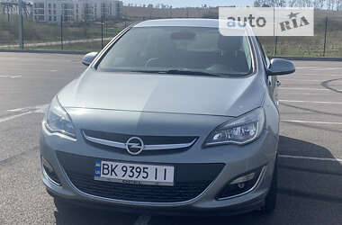 Хэтчбек Opel Astra 2013 в Ровно