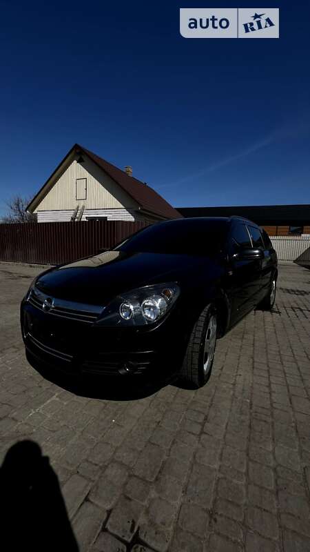 Універсал Opel Astra 2006 в Первомайську