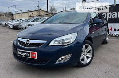 Універсал Opel Astra 2011 в Запоріжжі