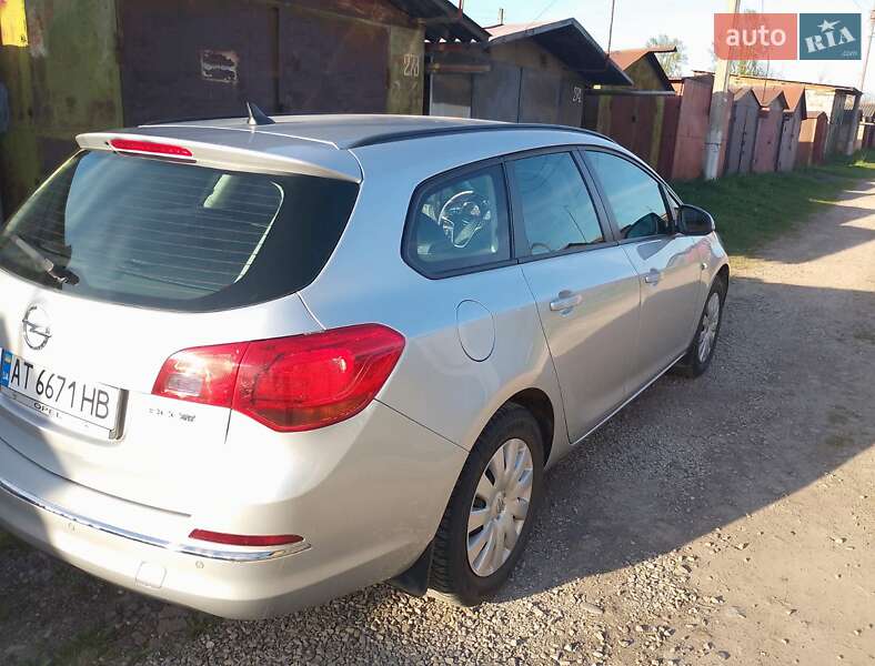 Универсал Opel Astra 2014 в Коломые