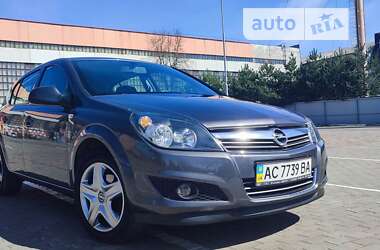 Хетчбек Opel Astra 2010 в Луцьку