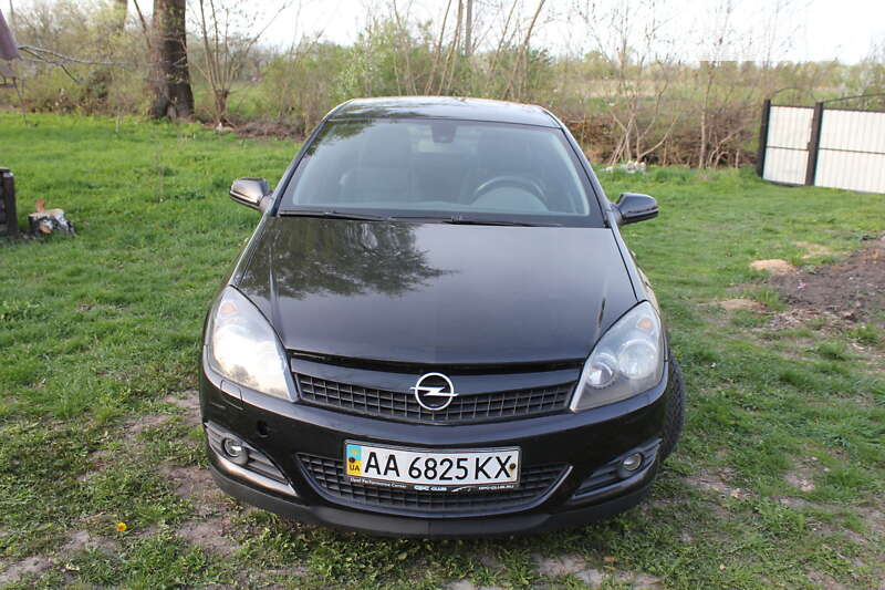 Купе Opel Astra 2008 в Киеве