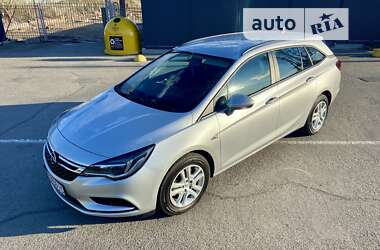 Универсал Opel Astra 2016 в Умани