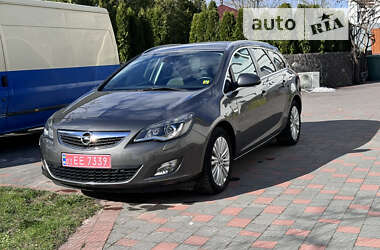 Универсал Opel Astra 2011 в Золочеве