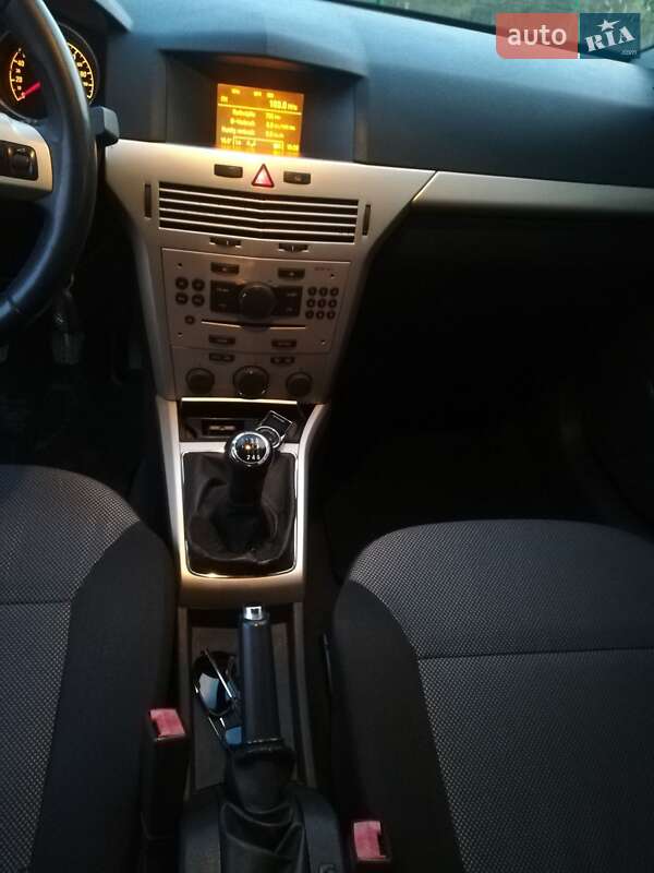Хэтчбек Opel Astra 2008 в Балаклее