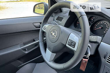 Хэтчбек Opel Astra 2012 в Днепре