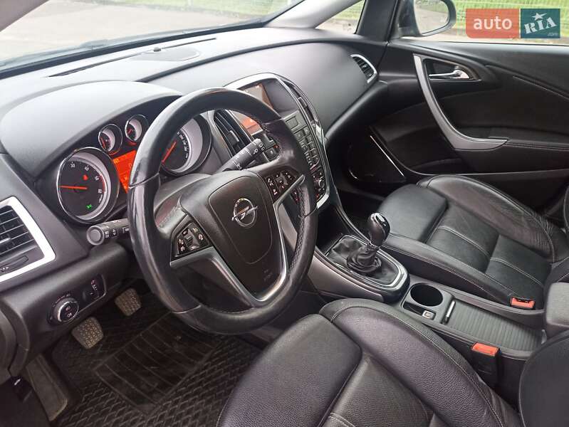 Универсал Opel Astra 2014 в Ковеле