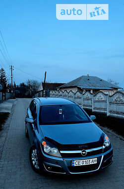 Универсал Opel Astra 2005 в Новоселице
