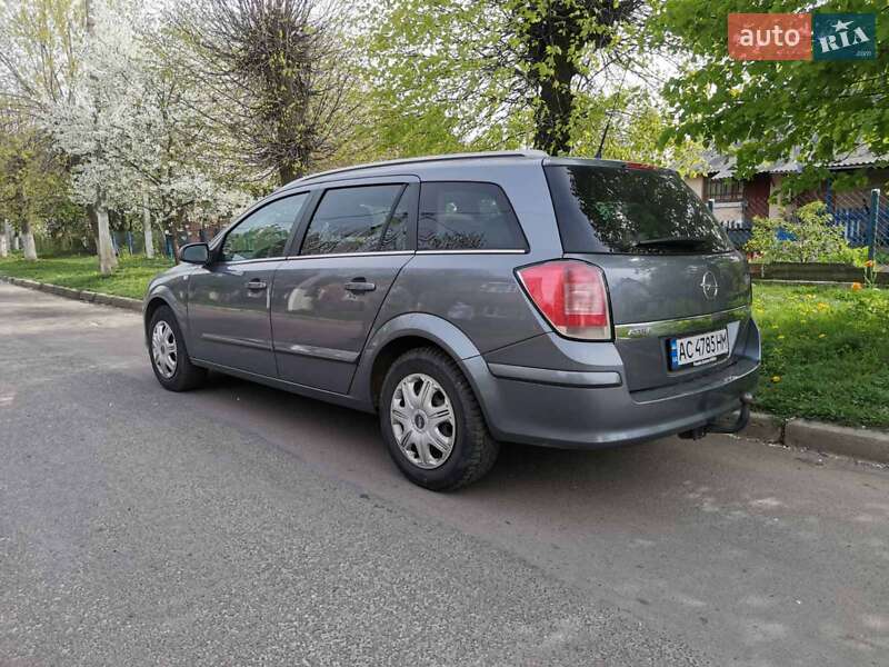 Универсал Opel Astra 2004 в Луцке