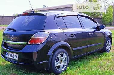 Хэтчбек Opel Astra 2008 в Раздельной