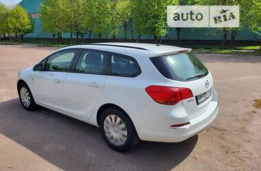 Универсал Opel Astra 2014 в Житомире