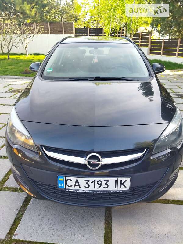 Универсал Opel Astra 2015 в Каневе