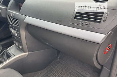 Універсал Opel Astra 2005 в 