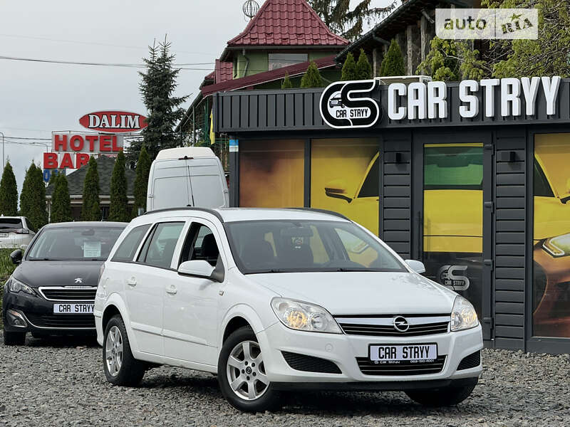 Універсал Opel Astra 2009 в Стрию