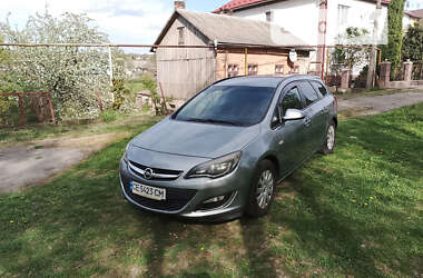 Універсал Opel Astra 2013 в Чернівцях