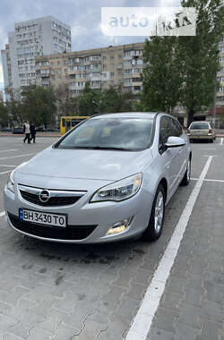 Універсал Opel Astra 2010 в Одесі