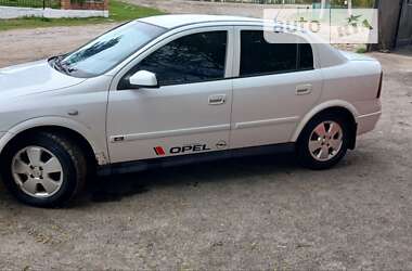 Седан Opel Astra 2003 в Зарічному