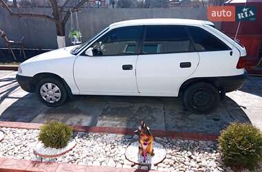 Хэтчбек Opel Astra 1995 в 
