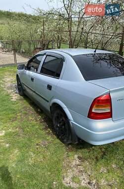 Седан Opel Astra 2004 в 