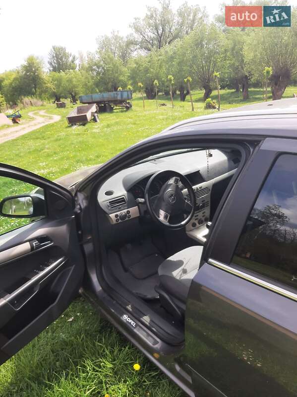 Универсал Opel Astra 2008 в Снятине