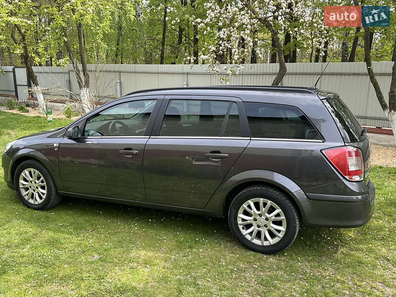 Универсал Opel Astra 2010 в Ковеле