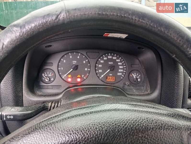Седан Opel Astra 2001 в Деражне