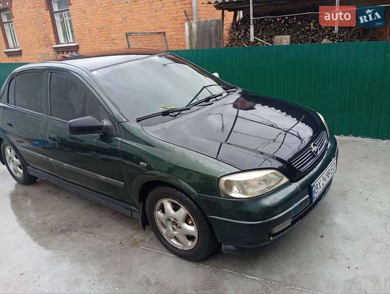 Седан Opel Astra 2001 в Деражне