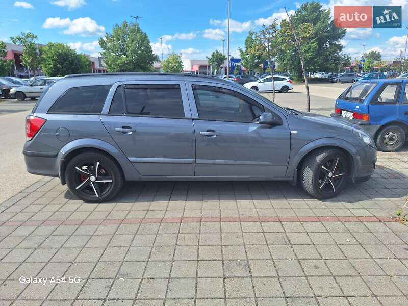 Универсал Opel Astra 2007 в Берегово