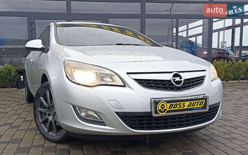 Opel Astra 2011