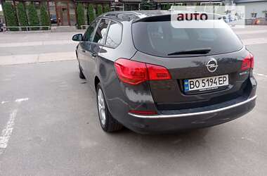 Універсал Opel Astra 2014 в Тернополі