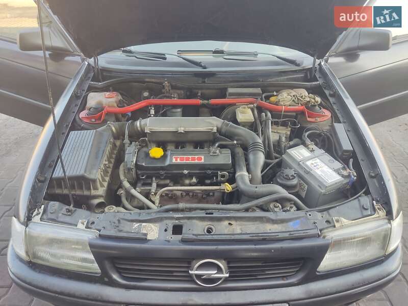 Універсал Opel Astra 1997 в Рівному
