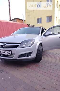 Универсал Opel Astra 2013 в Тульчине