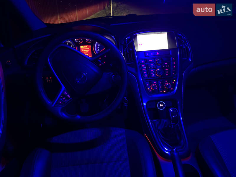 Универсал Opel Astra 2012 в Львове фото 7 Универсал Opel Astra 2012 в Львове